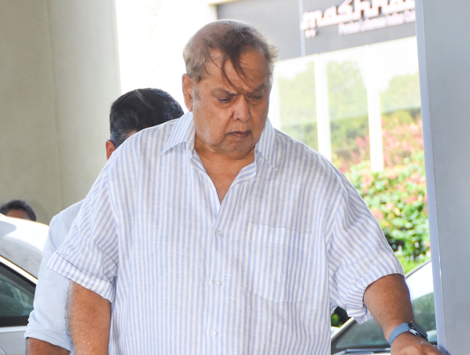 David Dhawan teary-eyed with son Varun at trailer launch event David Dhawan teary-eyed with son Varun at trailer launch event