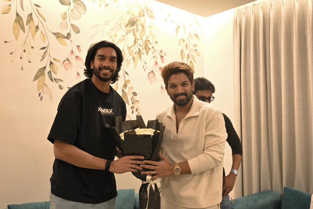 Venkatesh Iyer meets Allu Arjun and gifts a signed jersey to his son Venkatesh Iyer meets Allu Arjun and gifts a signed jersey to his son