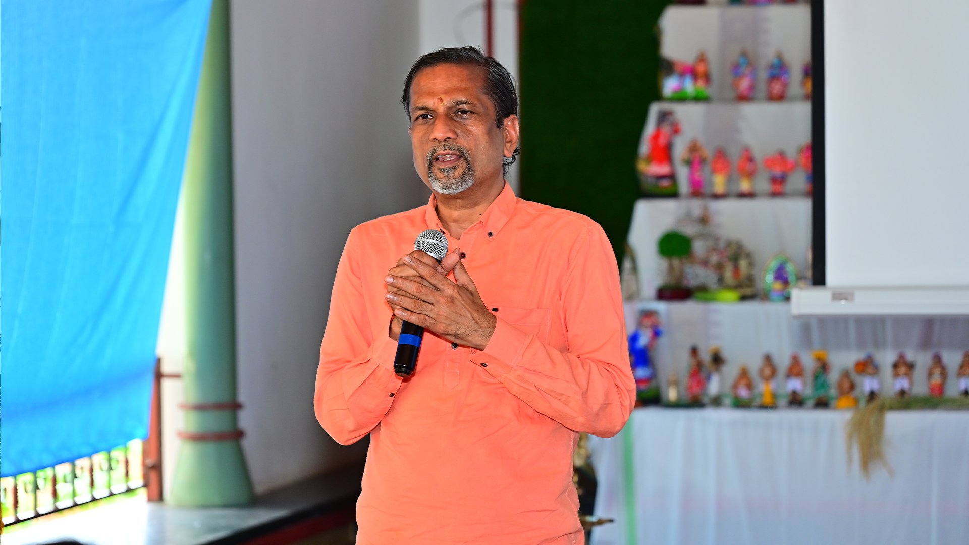 Zoho founder Sridhar Vembu warns of AI-driven tech bubble Zoho founder Sridhar Vembu warns of AI-driven tech bubble