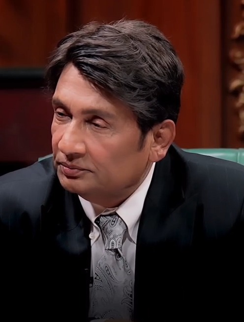 Shekhar Suman playfully comments on Bollywood clothes removal trend Shekhar Suman playfully comments on Bollywood clothes removal trend