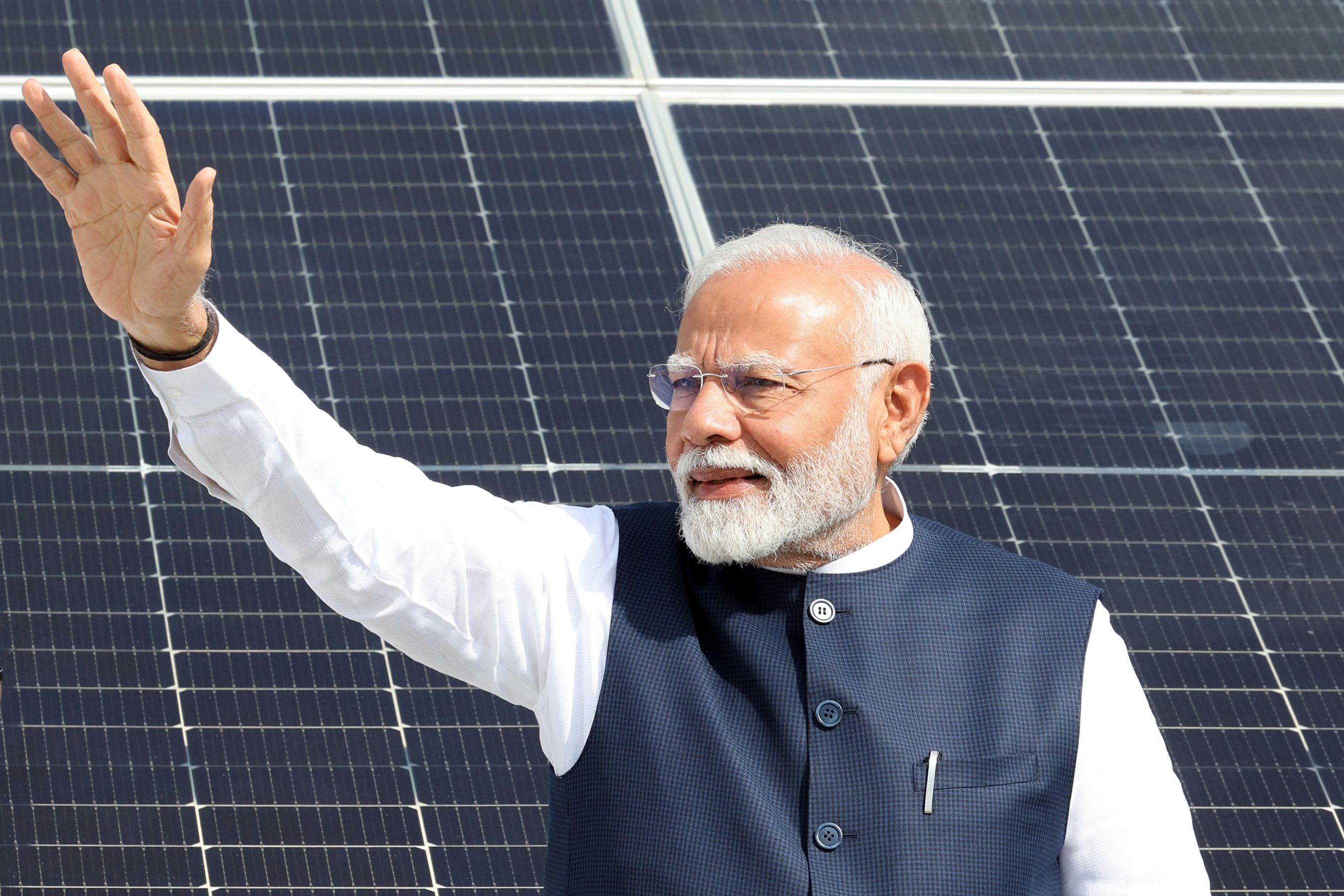 India solar capacity growth under PM Modi solar panels India solar capacity growth under PM Modi solar panels