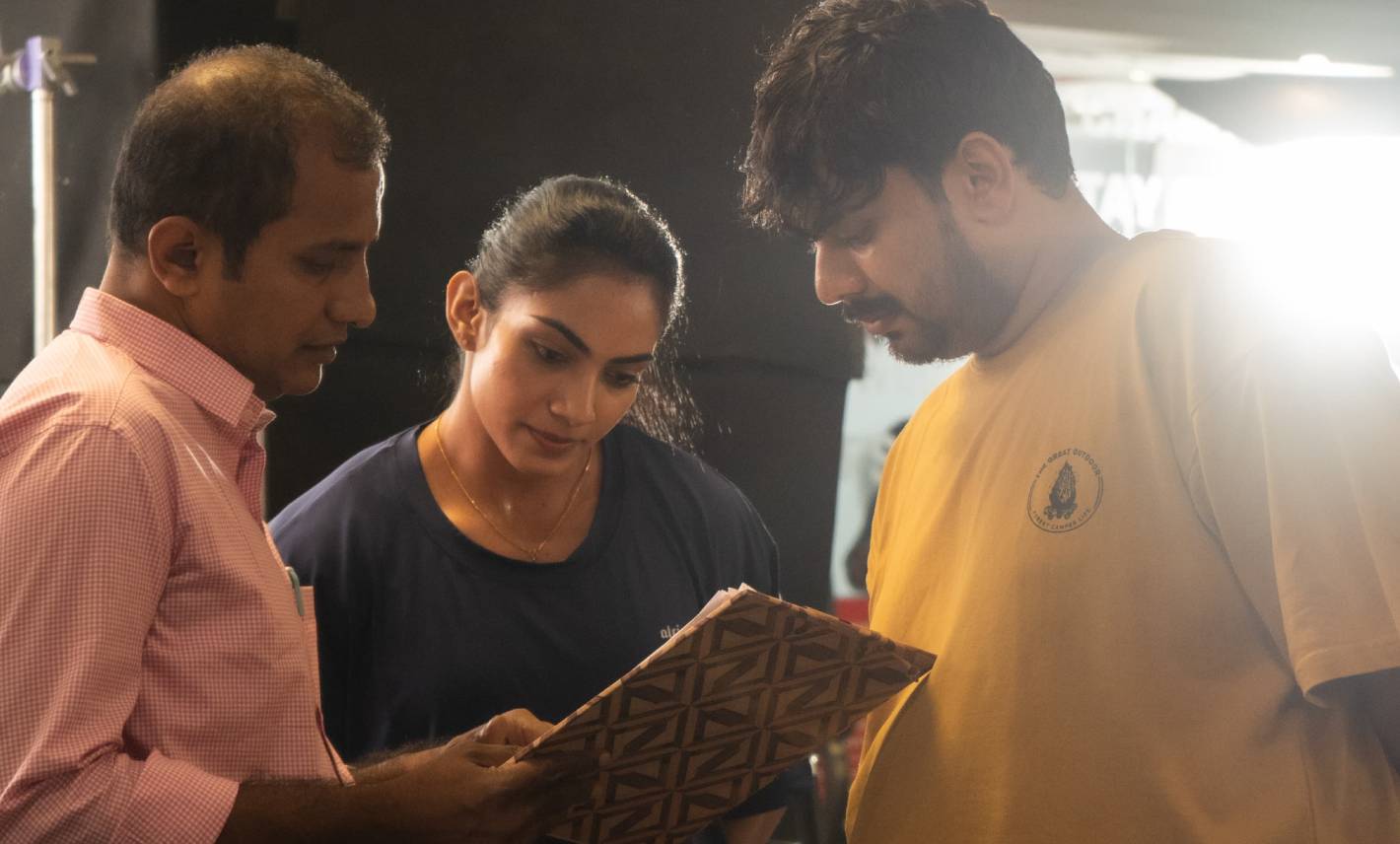 Vikkals Vikram in Light Weight Baby movie set Vikkals Vikram in Light Weight Baby movie set