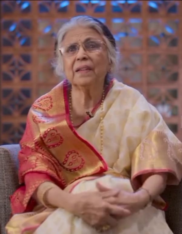 Suman Kalyanpur discussing voice similarity with Lata Mangeshkar in interview Suman Kalyanpur discussing voice similarity with Lata Mangeshkar in interview