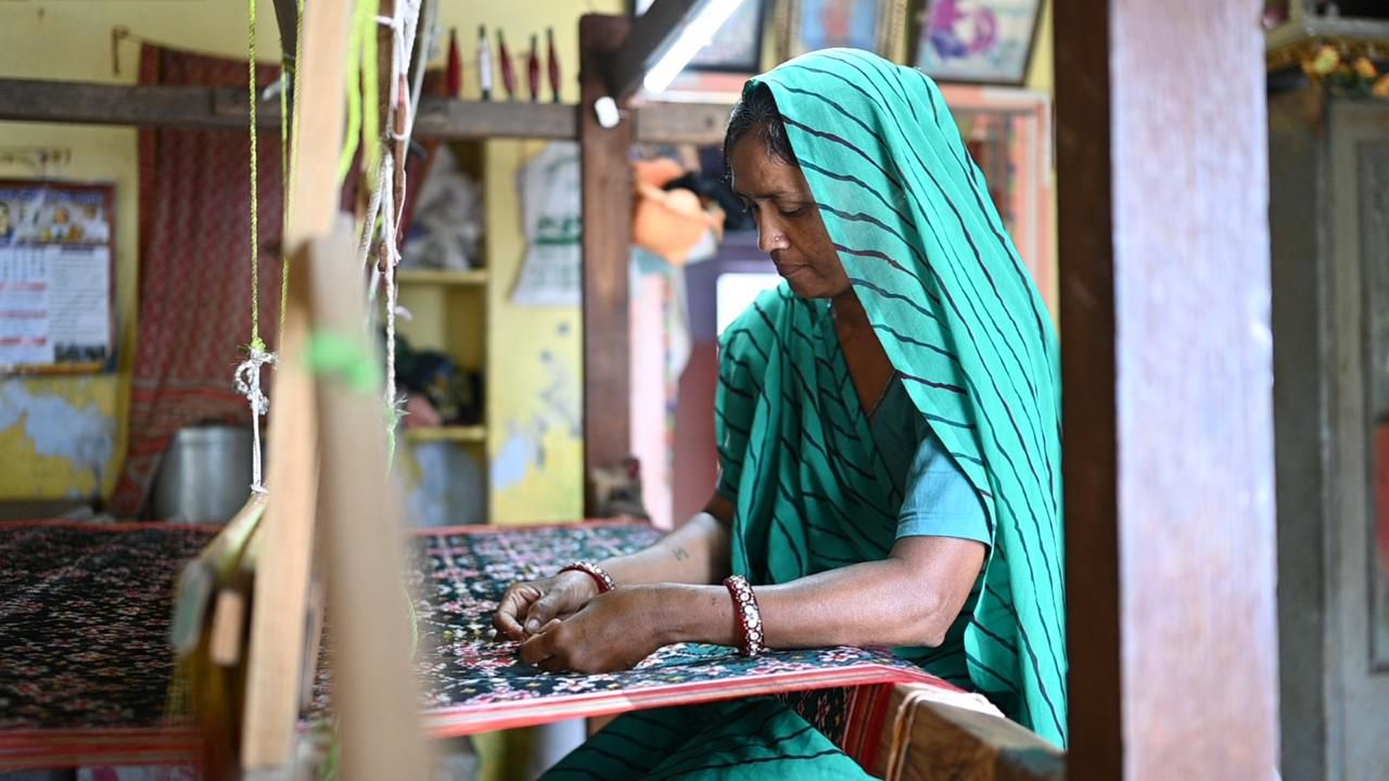 Gujarat Hastkala Setu Yojana empowering artisans with traditional crafts Gujarat Hastkala Setu Yojana empowering artisans with traditional crafts