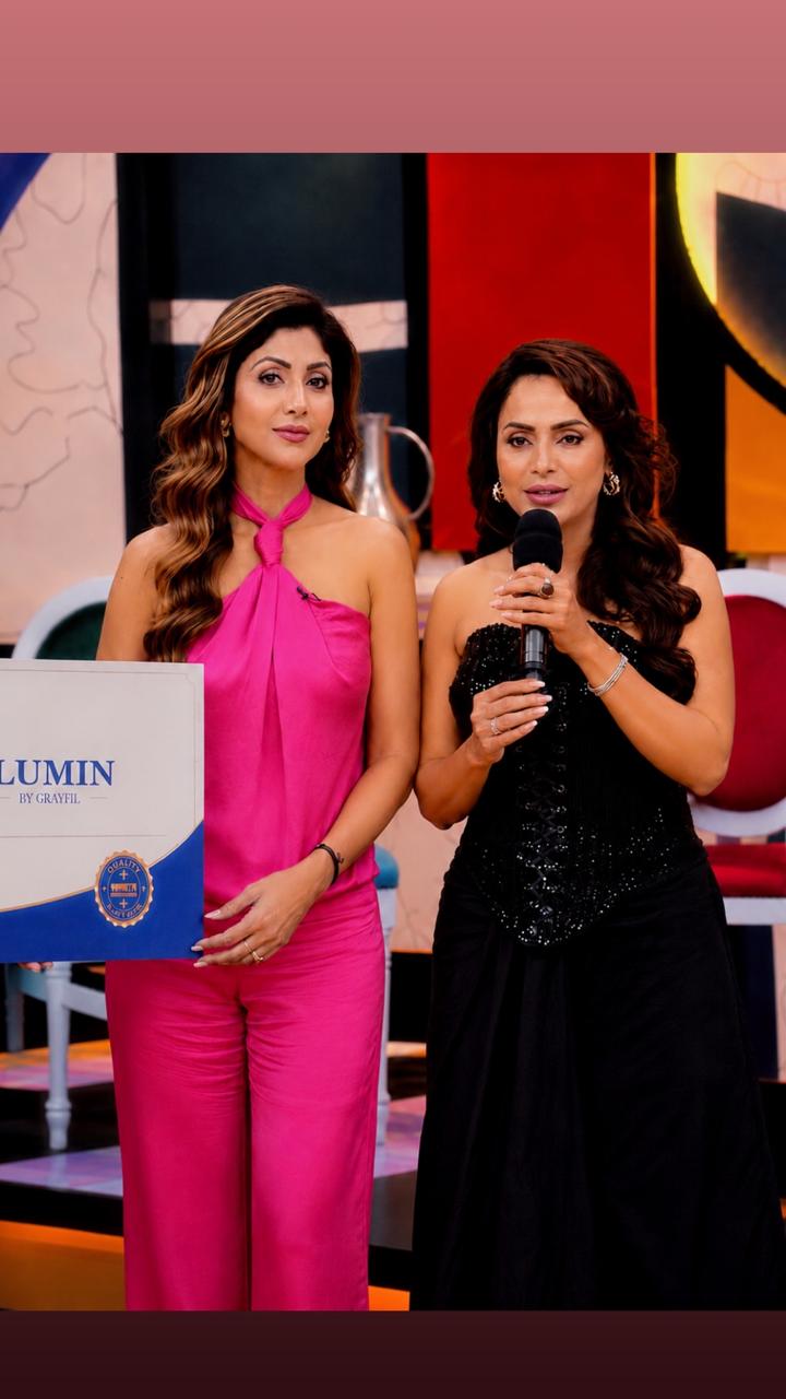Nikita Rawal and Shilpa Shetty on set of Maa Hai Na Nikita Rawal and Shilpa Shetty on set of Maa Hai Na