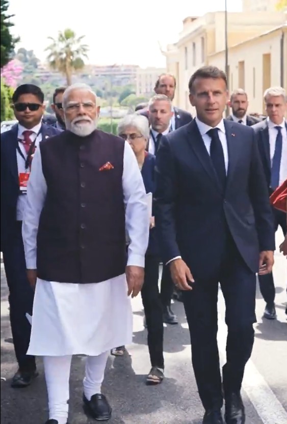 PM Modi visit France with French President Macron and Bollywood soundtrack PM Modi visit France with French President Macron and Bollywood soundtrack