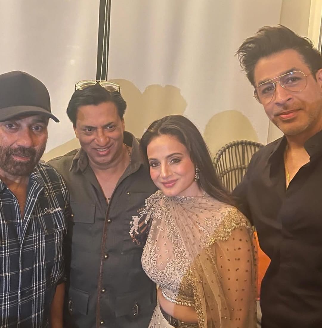 Rajat Bedi at Gadar 25-year celebration with Sunny Deol and Ameesha Patel Rajat Bedi at Gadar 25-year celebration with Sunny Deol and Ameesha Patel