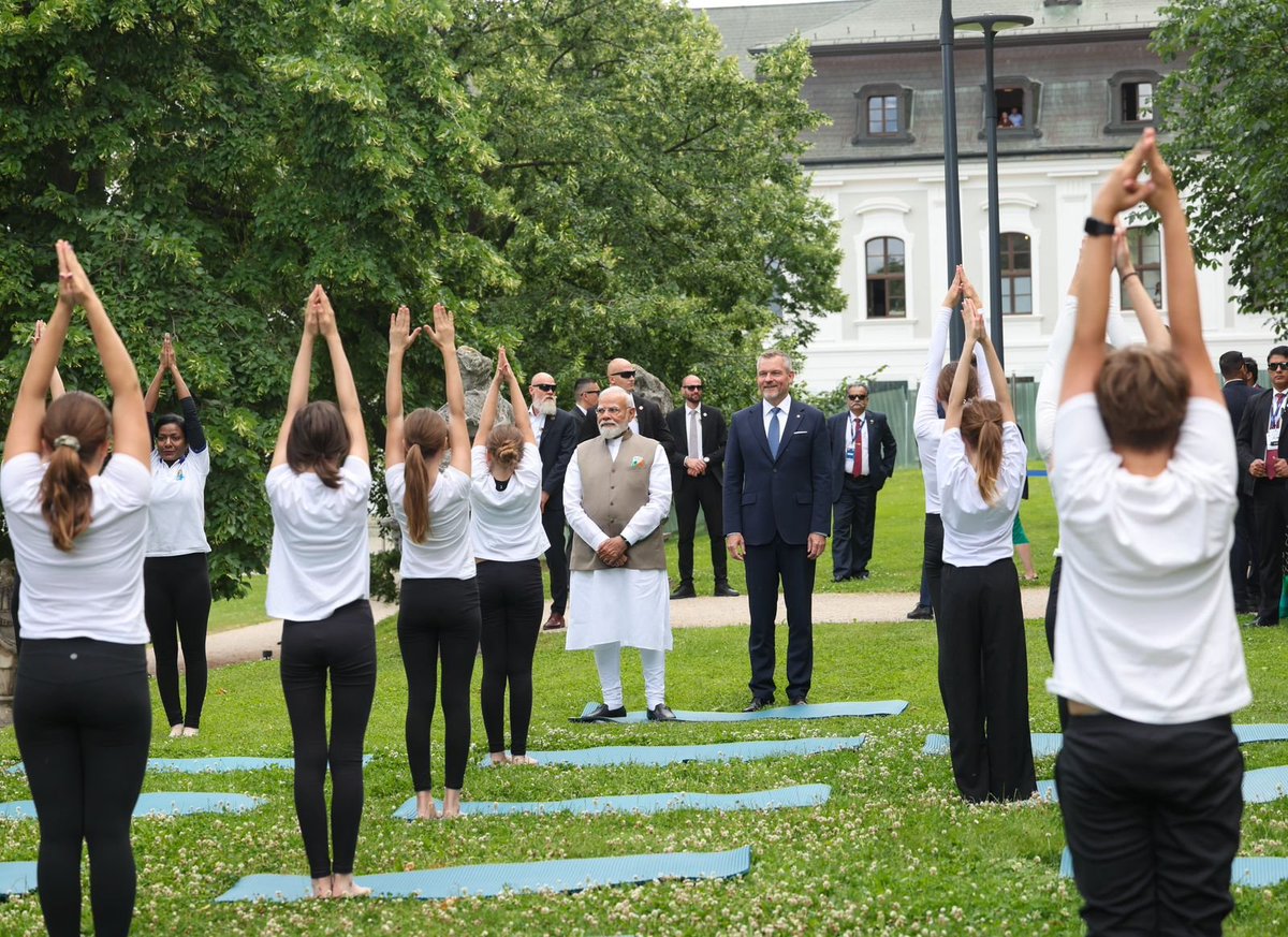 PM Modi watches Slovak schoolchildren perform Yoga demonstration PM Modi watches Slovak schoolchildren perform Yoga demonstration