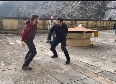 Karan Tacker performing a high-intensity dam action sequence for Special Ops 2 Karan Tacker performing a high-intensity dam action sequence for Special Ops 2