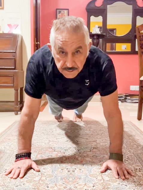 Dalip Tahil doing push ups for fitness at age 73 Dalip Tahil doing push ups for fitness at age 73