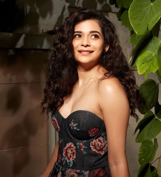 Mithila Palkar in Super Subbu promotional image Mithila Palkar in Super Subbu promotional image