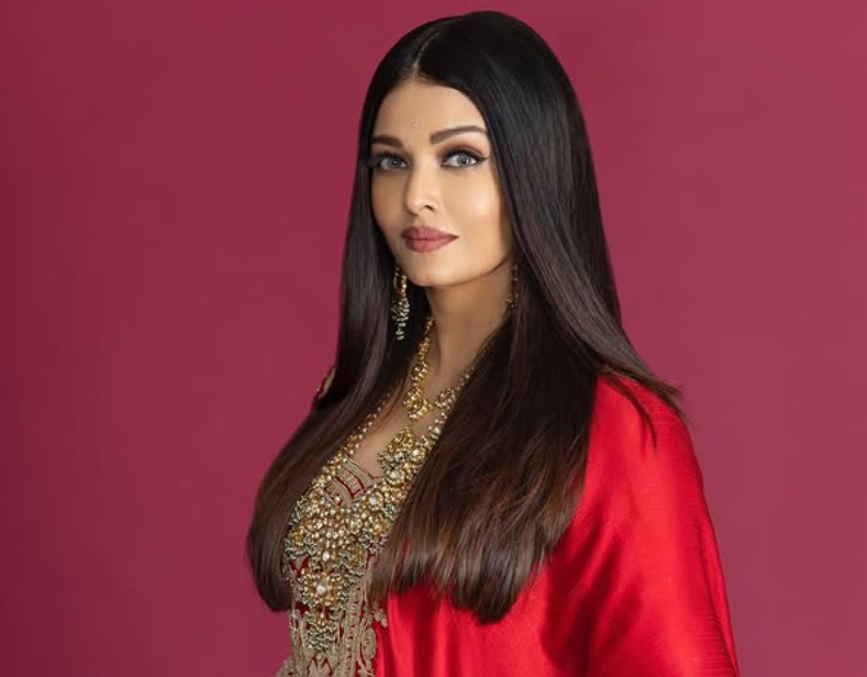 Aishwarya Rai Bachchan and Rani Mukerji smiling together on a world tour Aishwarya Rai Bachchan and Rani Mukerji smiling together on a world tour
