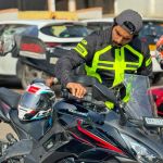 Kanwar Dhillon riding his first motorcycle Yamaha Fazer 150cc Kanwar Dhillon riding his first motorcycle Yamaha Fazer 150cc