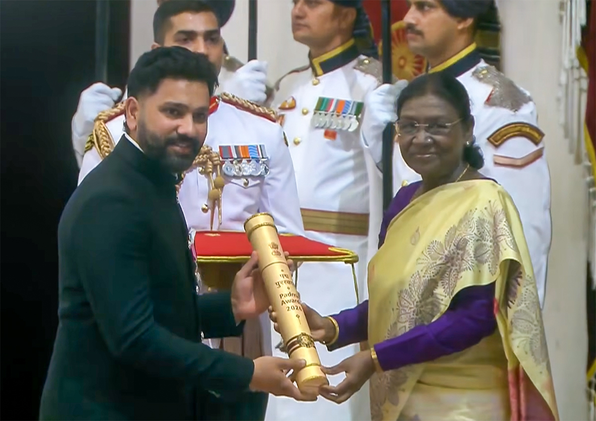 Padma Awards ceremony with President Droupadi Murmu presenting award Padma Awards ceremony with President Droupadi Murmu presenting award