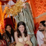 Karila falls on Arjun and Shanaya during Anshula's Chooda ceremony Karila falls on Arjun and Shanaya during Anshula's Chooda ceremony