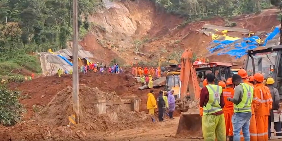 Rescue teams searching debris after Wayanad disaster Rescue teams searching debris after Wayanad disaster