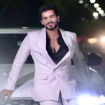 Abhishek Malhan and Avneet Kaur in romantic scene from Naa Pushde music video Abhishek Malhan and Avneet Kaur in romantic scene from Naa Pushde music video