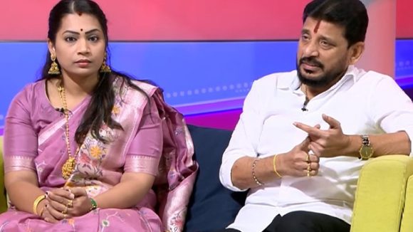 బిగ్ బాస్: అర్హత లేని వారికి ఫైనల్ బెర్త్? దువ్వాడ శ్రీనివాస్ సంచలన వ్యాఖ్యలు! బిగ్ బాస్: అర్హత లేని వారికి ఫైనల్ బెర్త్? దువ్వాడ శ్రీనివాస్ సంచలన వ్యాఖ్యలు!