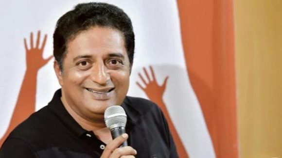 సినిమా టికెట్ ధరలపై ప్రకాష్ రాజ్ షాకింగ్ వ్యాఖ్యలు: 'చూడలేకపోతే మానేయండి!' సినిమా టికెట్ ధరలపై ప్రకాష్ రాజ్ షాకింగ్ వ్యాఖ్యలు: 'చూడలేకపోతే మానేయండి!'