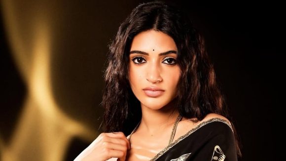 Sreeleela: శ్రీ లీలతో స్టార్ హీరో రొమాన్స్.. హీరో పై సీరియస్ అయినా శ్రీ లీల తల్లి? Sreeleela: శ్రీ లీలతో స్టార్ హీరో రొమాన్స్.. హీరో పై సీరియస్ అయినా శ్రీ లీల తల్లి?