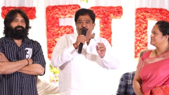 జానీ మాస్టర్కి అండగా శ్రీశైలం యాదవ్: జోలికొస్తే తాట తీస్తా అంటూ సంచలన హెచ్చరిక! జానీ మాస్టర్కి అండగా శ్రీశైలం యాదవ్: జోలికొస్తే తాట తీస్తా అంటూ సంచలన హెచ్చరిక!
