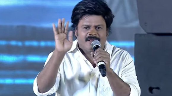 రాజా సాబ్ 2000 కోట్ల టార్గెట్.. రాకపోతే నేనిస్తా: సప్తగిరి సవాల్పై సర్వత్రా చర్చ! రాజా సాబ్ 2000 కోట్ల టార్గెట్.. రాకపోతే నేనిస్తా: సప్తగిరి సవాల్పై సర్వత్రా చర్చ!