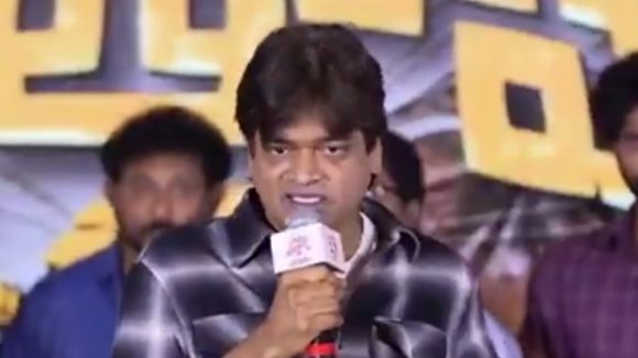హరీష్ శంకర్ను అవమానించిన యాంకర్.. ఉస్తాద్ భగత్ సింగ్ డిజాస్టర్పై సంచలన వ్యాఖ్యలు! హరీష్ శంకర్ను అవమానించిన యాంకర్.. ఉస్తాద్ భగత్ సింగ్ డిజాస్టర్పై సంచలన వ్యాఖ్యలు!