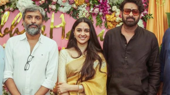 డిసెంబర్ 4న ప్రభాస్ 'ఫౌజీ' విడుదల! అభిమానులకు నిరీక్షణ తప్పదా? డిసెంబర్ 4న ప్రభాస్ 'ఫౌజీ' విడుదల! అభిమానులకు నిరీక్షణ తప్పదా?