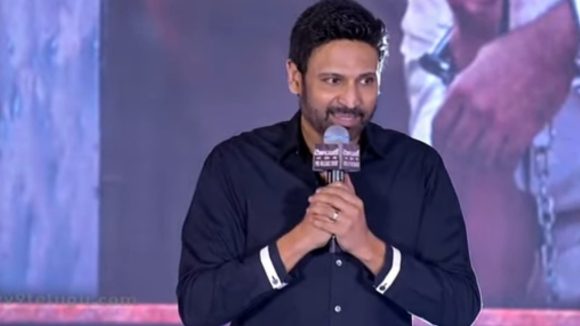 సీతారామం సీక్వెల్ ఉంటుందా? మృణాల్ ఠాకూర్ కు సుమంత్ సారీ చెప్పడానికి అసలు కారణమిదే! సీతారామం సీక్వెల్ ఉంటుందా? మృణాల్ ఠాకూర్ కు సుమంత్ సారీ చెప్పడానికి అసలు కారణమిదే!