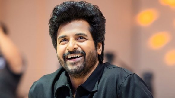 శివ కార్తికేయన్ దాతృత్వం: నటుడి కొడుకు చదువుకు రూ.50 లక్షల సాయం! ఇంత మంచి మనసా? శివ కార్తికేయన్ దాతృత్వం: నటుడి కొడుకు చదువుకు రూ.50 లక్షల సాయం! ఇంత మంచి మనసా?