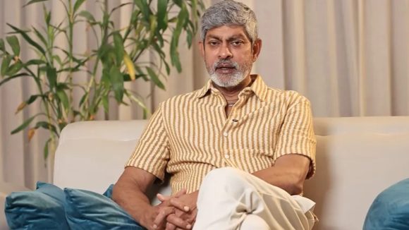 పాన్ ఇండియా మోజులో టాలీవుడ్? పులిని చూసి నక్క వాత పెట్టుకోవద్దన్న జగపతిబాబు సంచలన వ్యాఖ్యలు! పాన్ ఇండియా మోజులో టాలీవుడ్? పులిని చూసి నక్క వాత పెట్టుకోవద్దన్న జగపతిబాబు సంచలన వ్యాఖ్యలు!