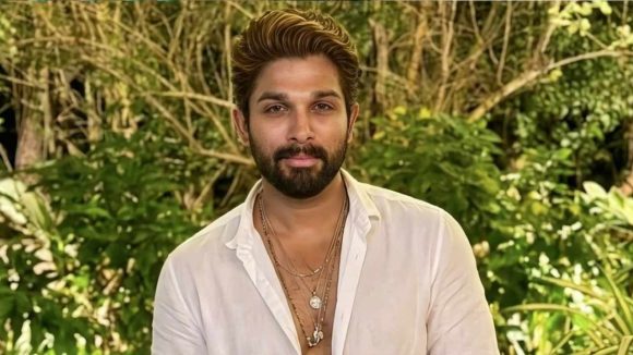 అల్లు అర్జున్ సంచలనం: ఒకే సినిమాకు ₹300 కోట్లు, భారత సినీ చరిత్రలోనే రికార్డు! అల్లు అర్జున్ సంచలనం: ఒకే సినిమాకు ₹300 కోట్లు, భారత సినీ చరిత్రలోనే రికార్డు!