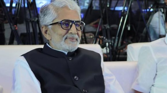 మురళీమోహన్ కు పద్మశ్రీ పురస్కారం: 53 ఏళ్ల సినీ ప్రస్థానానికి దక్కిన గౌరవం! మురళీమోహన్ కు పద్మశ్రీ పురస్కారం: 53 ఏళ్ల సినీ ప్రస్థానానికి దక్కిన గౌరవం!