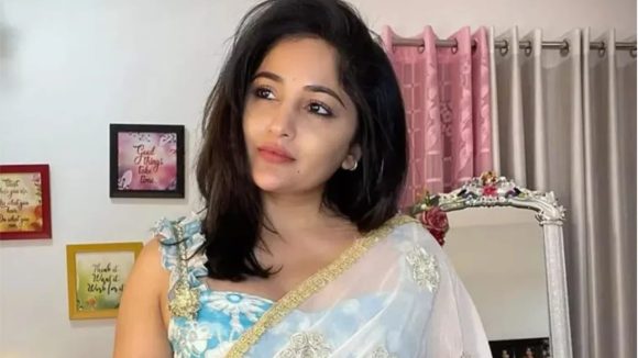 సాయిబాబా దేవుడు కాదు: మాధవీ లత సంచలన వ్యాఖ్యలు, హిందువుల ఆగ్రహం! సాయిబాబా దేవుడు కాదు: మాధవీ లత సంచలన వ్యాఖ్యలు, హిందువుల ఆగ్రహం!