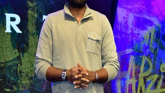 విడుదలకు ముందే విలన్ అయ్యాడా విజయ్ సేతుపతి? 'గాంధీ టాక్స్'కు షాకింగ్ టాక్! విడుదలకు ముందే విలన్ అయ్యాడా విజయ్ సేతుపతి? 'గాంధీ టాక్స్'కు షాకింగ్ టాక్!