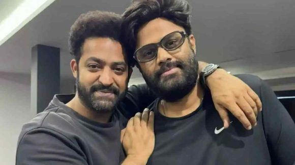 ఎన్టీఆర్ వాచ్ కోసం నాగ వంశీ పట్టుదల: ఆ వాచ్ వెనుక ఉన్న కథ ఇదే! ఎన్టీఆర్ వాచ్ కోసం నాగ వంశీ పట్టుదల: ఆ వాచ్ వెనుక ఉన్న కథ ఇదే!