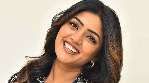 తెలంగాణ యాసపై ఈషా రెబ్బా సంచలన వ్యాఖ్యలు! అంత మాట అనేసిందేంటి? తెలంగాణ యాసపై ఈషా రెబ్బా సంచలన వ్యాఖ్యలు! అంత మాట అనేసిందేంటి?