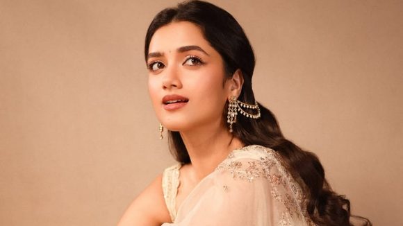 Bhagya Shri Borse: Calls Flop Film 'Kaantha' a Blessing Amidst Career Struggles Bhagya Shri Borse: Calls Flop Film 'Kaantha' a Blessing Amidst Career Struggles