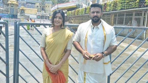 షాకింగ్: ఈషా రెబ్బాతో తరుణ్ భాస్కర్ సీక్రెట్ రిలేషన్ లీక్! త్వరలో పెళ్లి? షాకింగ్: ఈషా రెబ్బాతో తరుణ్ భాస్కర్ సీక్రెట్ రిలేషన్ లీక్! త్వరలో పెళ్లి?