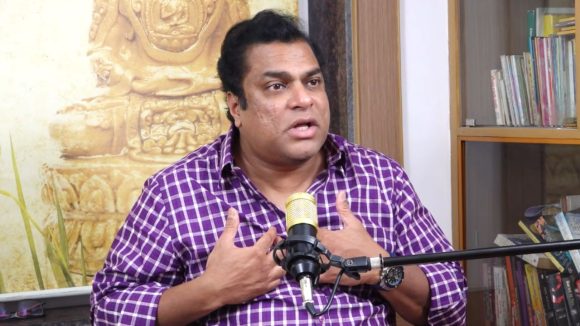 మందుబాబులకు హర్షవర్ధన్ సలహా: ఇకపై ప్రతి పెగ్గుకు నీళ్లు తాగాల్సిందే! మందుబాబులకు హర్షవర్ధన్ సలహా: ఇకపై ప్రతి పెగ్గుకు నీళ్లు తాగాల్సిందే!