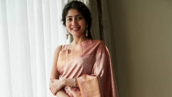 ప్రభాస్ 'కల్కి' సీక్వెల్లో సాయి పల్లవి? ఊహించని ట్విస్ట్! దీపిక స్థానంలో ఆమె ఫిక్స్? ప్రభాస్ 'కల్కి' సీక్వెల్లో సాయి పల్లవి? ఊహించని ట్విస్ట్! దీపిక స్థానంలో ఆమె ఫిక్స్?