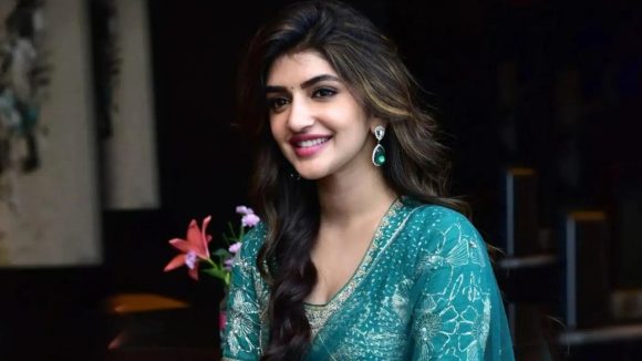 శ్రీలీల ప్రశ్నతో ఒక్కసారిగా నవ్వులే నవ్వులు! అసలేం జరిగిందంటే? శ్రీలీల ప్రశ్నతో ఒక్కసారిగా నవ్వులే నవ్వులు! అసలేం జరిగిందంటే?