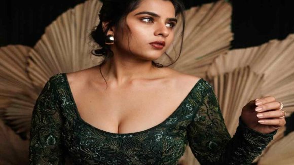 Kavya Kalyanram Reveals Dressing Secret: Her Mom's Opinion is First Vote! Kavya Kalyanram Reveals Dressing Secret: Her Mom's Opinion is First Vote!