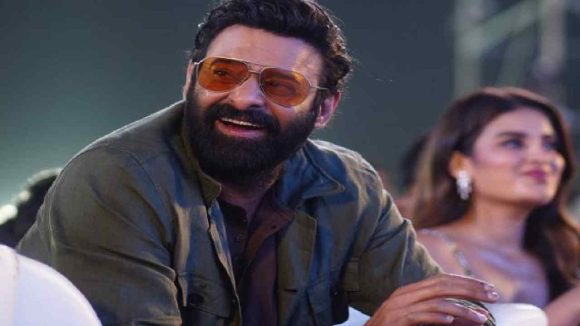 ప్రభాస్ సీక్రెట్: ఎవరికి నచ్చితే వాళ్ళకి ఈ లగ్జరీ గిఫ్ట్ పక్కా! ఇంతకీ ఏమిటా గిఫ్ట్? ప్రభాస్ సీక్రెట్: ఎవరికి నచ్చితే వాళ్ళకి ఈ లగ్జరీ గిఫ్ట్ పక్కా! ఇంతకీ ఏమిటా గిఫ్ట్?