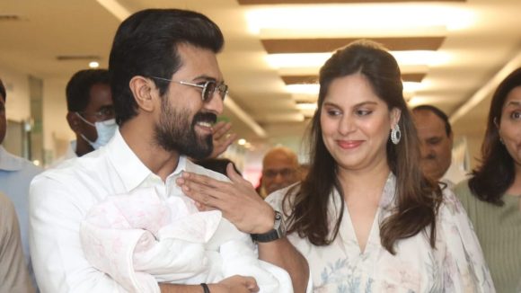 మెగా ఇంట్లో సంబరాలు! కవలలతో ఉపాసన డిశ్చార్జ్.. వారసుడి రాకతో ఆనందంలో కుటుంబం! మెగా ఇంట్లో సంబరాలు! కవలలతో ఉపాసన డిశ్చార్జ్.. వారసుడి రాకతో ఆనందంలో కుటుంబం!