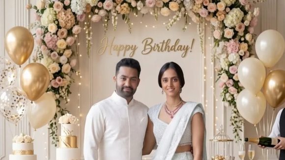 ప్రణతి పుట్టినరోజు వేడుకల్లో తారక్ సందడి! ఫోటోలు వైరల్.. అసలేం జరిగింది? ప్రణతి పుట్టినరోజు వేడుకల్లో తారక్ సందడి! ఫోటోలు వైరల్.. అసలేం జరిగింది?