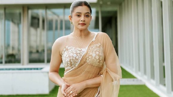 బాలీవుడ్ సంచలనం! కరీనానే స్ఫూర్తిగా తీసుకున్న ప్రియమణి బికినీ సీక్రెట్స్! బాలీవుడ్ సంచలనం! కరీనానే స్ఫూర్తిగా తీసుకున్న ప్రియమణి బికినీ సీక్రెట్స్!