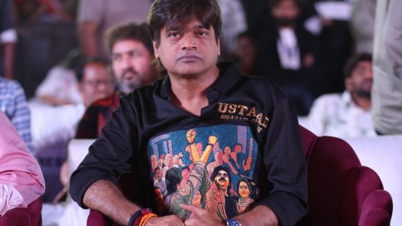 ‘ఉస్తాద్’ దెబ్బ: హరీష్ శంకర్ కెరీర్ ఇక ముగిసినట్టేనా? మెగాస్టార్ నో చెప్పేశారా? ‘ఉస్తాద్’ దెబ్బ: హరీష్ శంకర్ కెరీర్ ఇక ముగిసినట్టేనా? మెగాస్టార్ నో చెప్పేశారా?