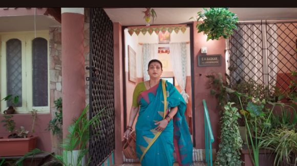 రోజా రీ ఎంట్రీ: రాజకీయాల నుంచి వెండితెరకు.. ఈసారి రికార్డులు తిరగరాస్తారా? రోజా రీ ఎంట్రీ: రాజకీయాల నుంచి వెండితెరకు.. ఈసారి రికార్డులు తిరగరాస్తారా?