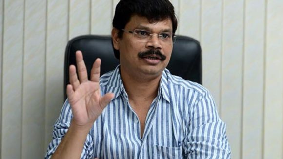 బాలీవుడ్ హీరోతో బోయపాటి శ్రీను సంచలనం? ఈసారి హిట్ కొడతాడా? బాలీవుడ్ హీరోతో బోయపాటి శ్రీను సంచలనం? ఈసారి హిట్ కొడతాడా?